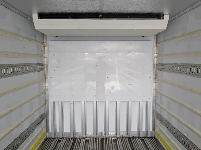 日野 プロフィア 2DG-FR1AHC(6x2)の写真24