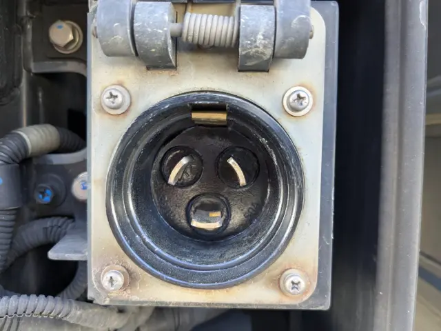 日野 プロフィア 2DG-FR1AHC(6x2)の写真34