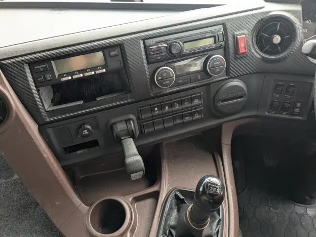 日野 プロフィア 2DG-FR1AHC(6x2)の写真37