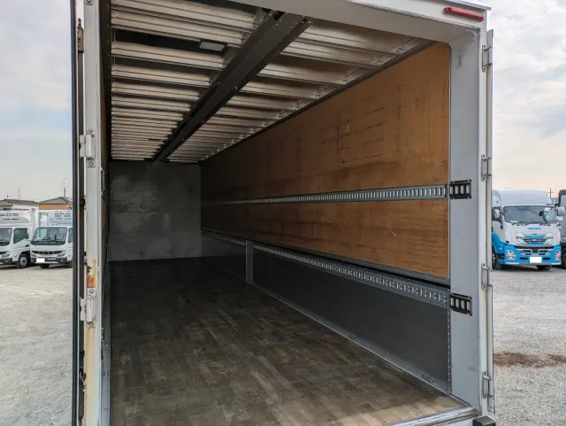 ＵＤ クオン 2PG-CG5CA(8x4)の写真16