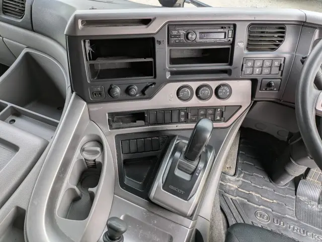 ＵＤ クオン 2PG-CG5CA(8x4)の写真39