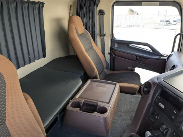 日野 プロフィア 2DG-FS1EJA(6x4)の写真35