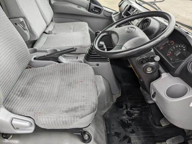 日野 デュトロ TKG-XZU710M(2WD)の写真37