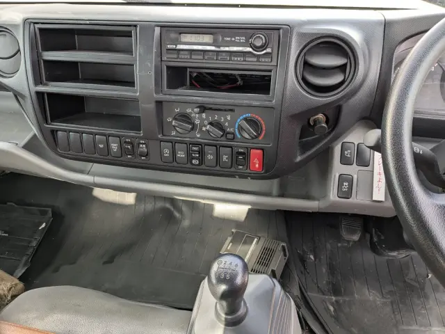 日野 デュトロ TKG-XZU700Mの写真34