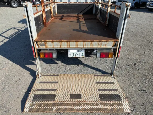 いすゞ エルフ TRG-NJR85A(2WD)の写真12