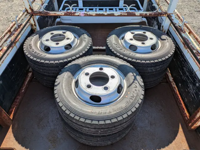 いすゞ エルフ TRG-NJR85A(2WD)の写真17