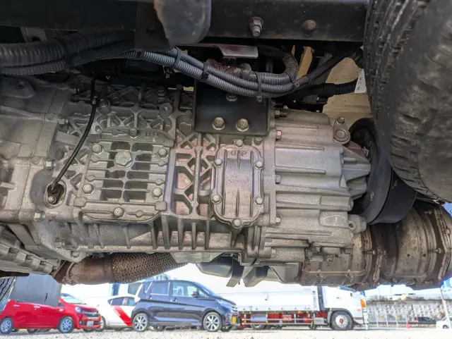 いすゞ エルフ TRG-NJR85A(2WD)の写真24