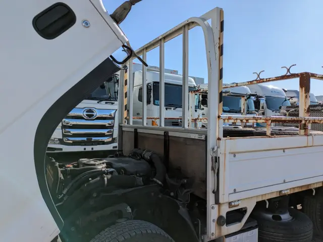 いすゞ エルフ TRG-NJR85A(2WD)の写真35