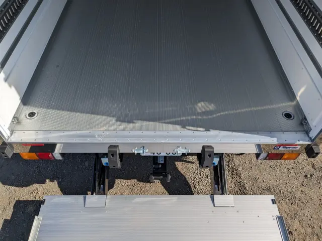 三菱 ファイター 2KG-FK65F(2WD)の写真12