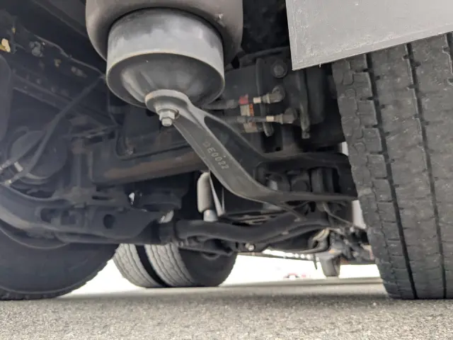 日野 プロフィア 2DG-FR1AHB(6x2)の写真18