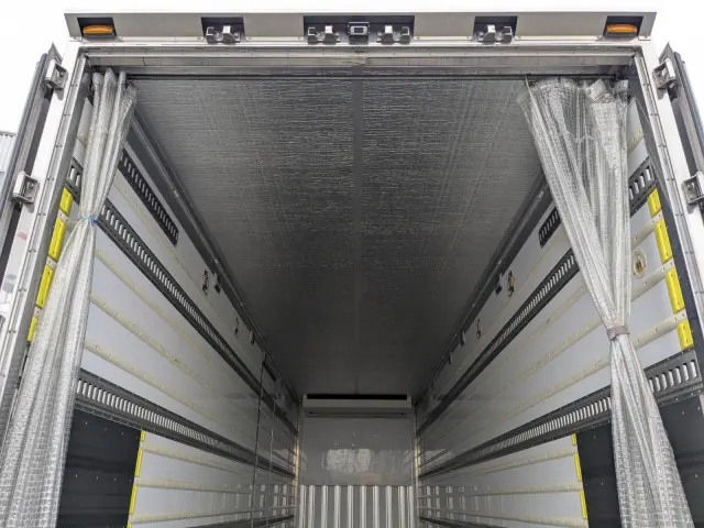 日野 プロフィア 2DG-FR1AHB(6x2)の写真22