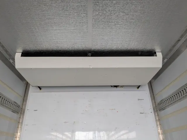 日野 プロフィア 2DG-FR1AHB(6x2)の写真26