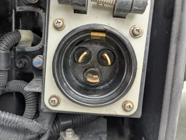 日野 プロフィア 2DG-FR1AHB(6x2)の写真34