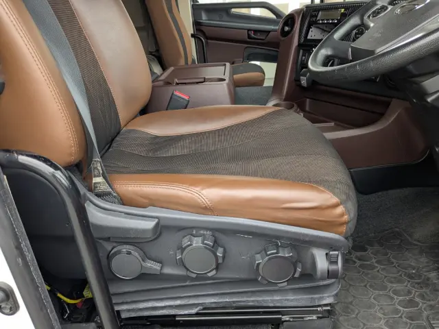 日野 プロフィア 2DG-FR1AHB(6x2)の写真39