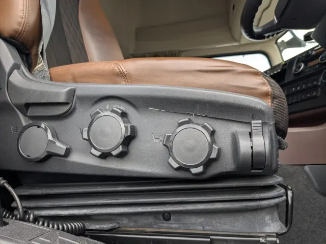 日野 プロフィア 2DG-FR1AHB(6x2)の写真41