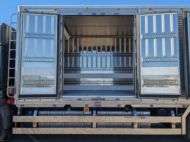 UD クオン 2PG-CW5CA(6x4)の写真28