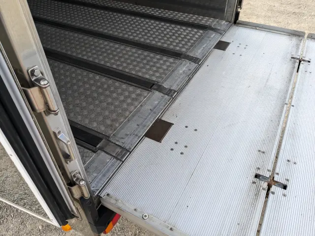 UD クオン 2PG-CD5CE(6x2)の写真12