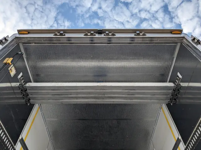 UD クオン 2PG-CD5CE(6x2)の写真14