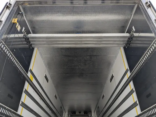 UD クオン 2PG-CD5CE(6x2)の写真16