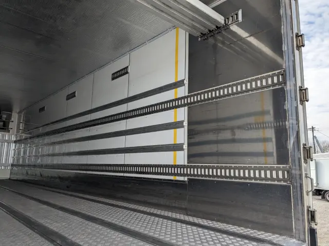 UD クオン 2PG-CD5CE(6x2)の写真21