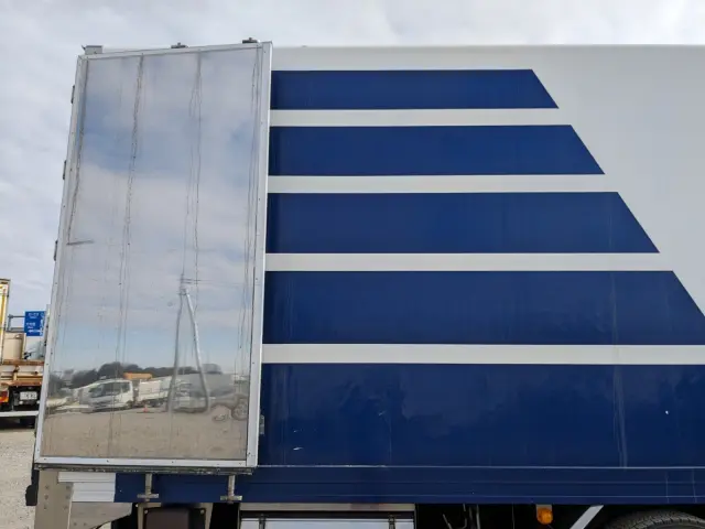 UD クオン 2PG-CD5CE(6x2)の写真31