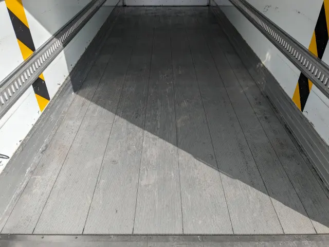 日野 レンジャー 2KG-FC2ABA(2WD)の写真13