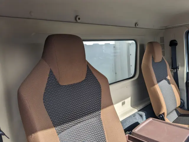 日野 レンジャー 2KG-FC2ABA(2WD)の写真39