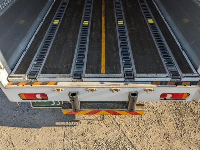 ＵＤ クオン 2PG-CG5CA(8x4)の写真9