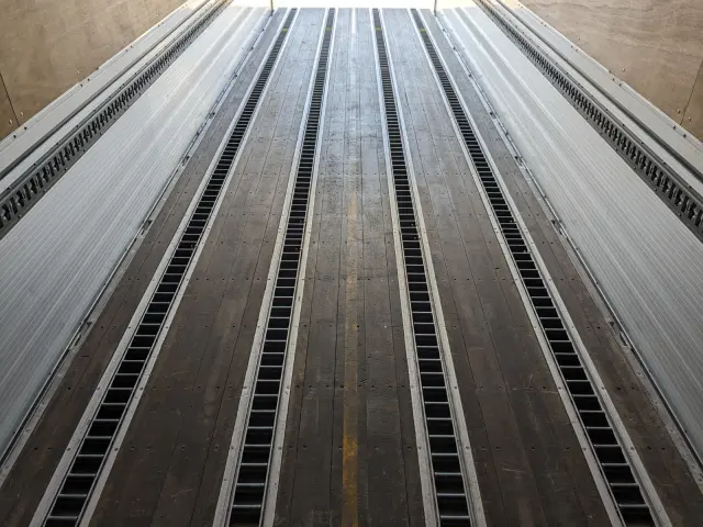 ＵＤ クオン 2PG-CG5CA(8x4)の写真15