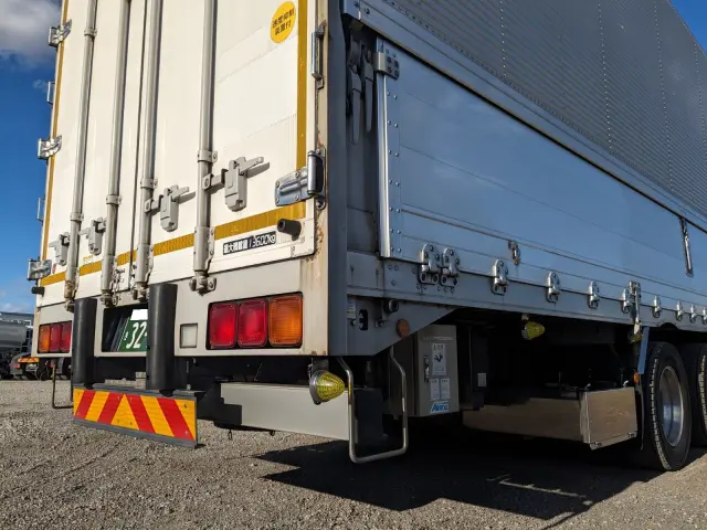 いすゞ ギガ 2PG-CYJ77C(8x4)の写真6