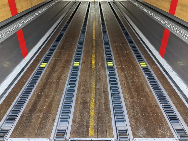 いすゞ ギガ 2PG-CYJ77C(8x4)の写真11