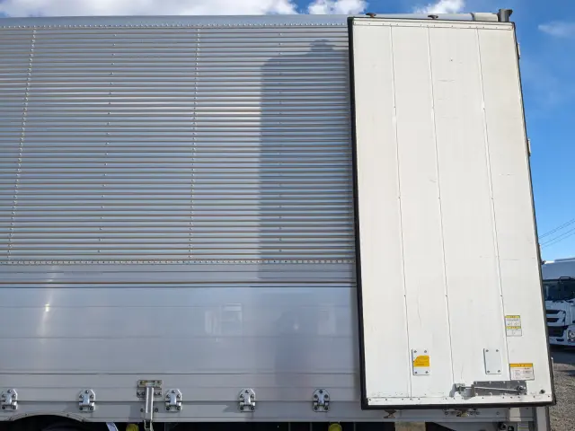 いすゞ ギガ 2PG-CYJ77C(8x4)の写真18