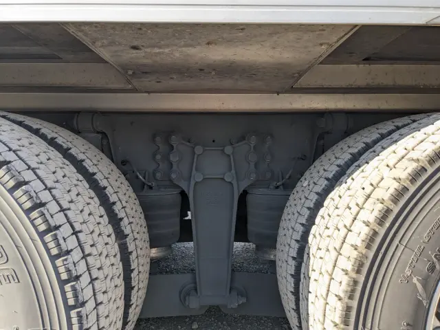 いすゞ ギガ 2PG-CYJ77C(8x4)の写真22