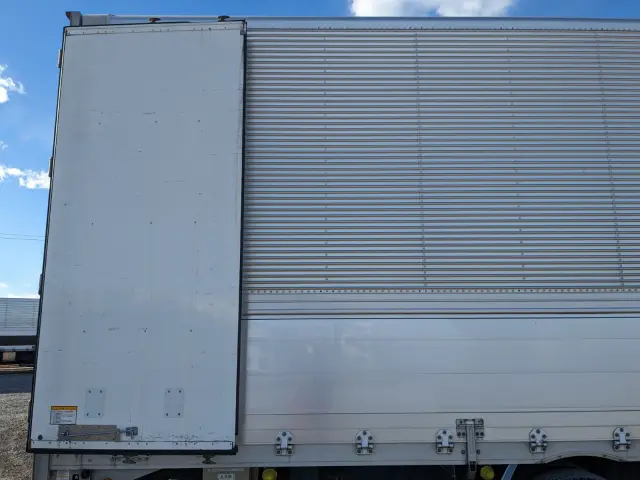 いすゞ ギガ 2PG-CYJ77C(8x4)の写真26