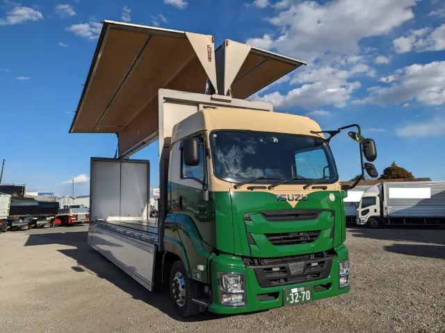 いすゞ ギガ 2PG-CYJ77C(8x4)の写真35