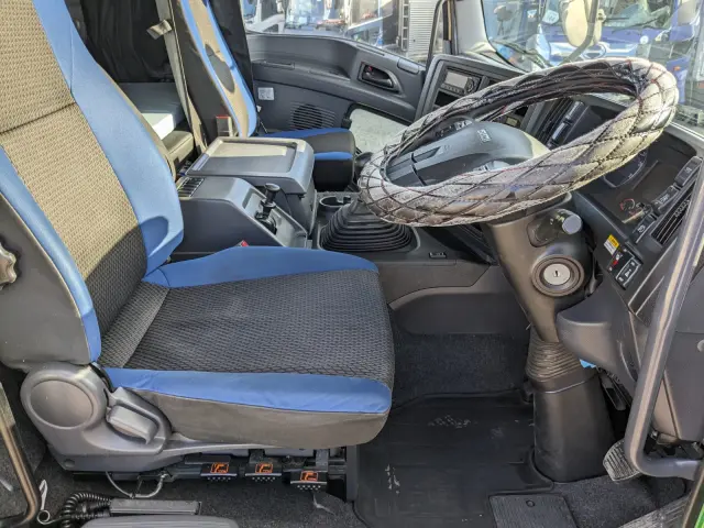 いすゞ ギガ 2PG-CYJ77C(8x4)の写真37