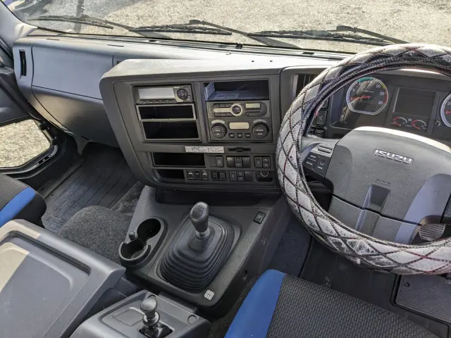 いすゞ ギガ 2PG-CYJ77C(8x4)の写真41