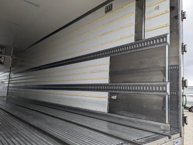 日野 プロフィア 2DG-FW1AHG(8x4)の写真17