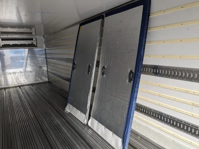 日野 プロフィア 2DG-FW1AHG(8x4)の写真19