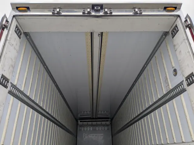 日野 プロフィア 2DG-FW1AHG(8x4)の写真20