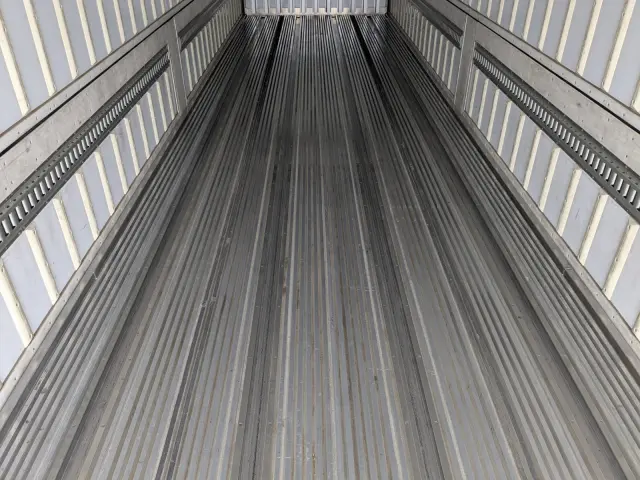 日野 プロフィア 2DG-FW1AHG(8x4)の写真21