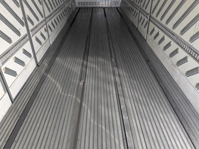 日野 プロフィア QPG-FR1EXEG(6x2)の写真26