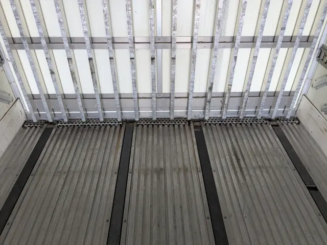 日野 プロフィア QPG-FR1EXEG(6x2)の写真28