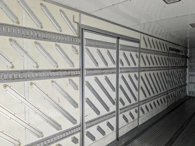 日野 プロフィア QPG-FR1EXEG(6x2)の写真32