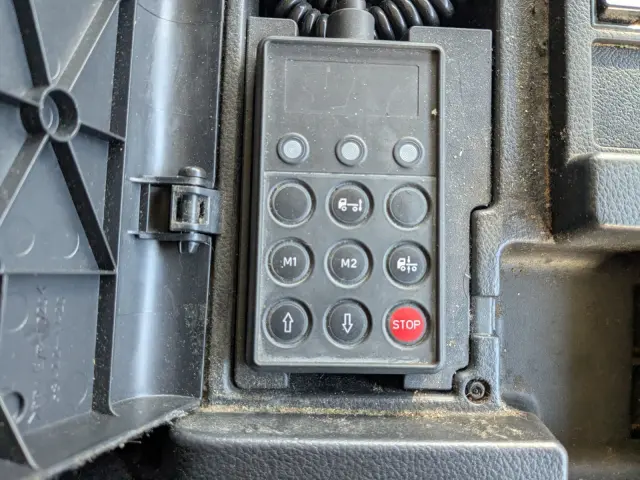 日野 プロフィア QPG-FR1EXEG(6x2)の写真42