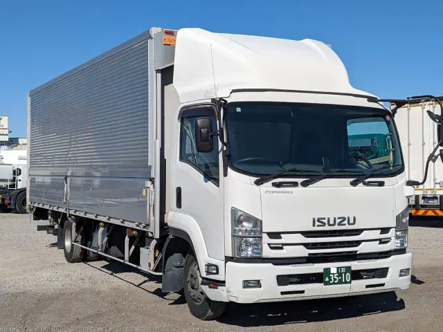 いすゞ フォワード TKG-FRR90T2(2WD)の写真2