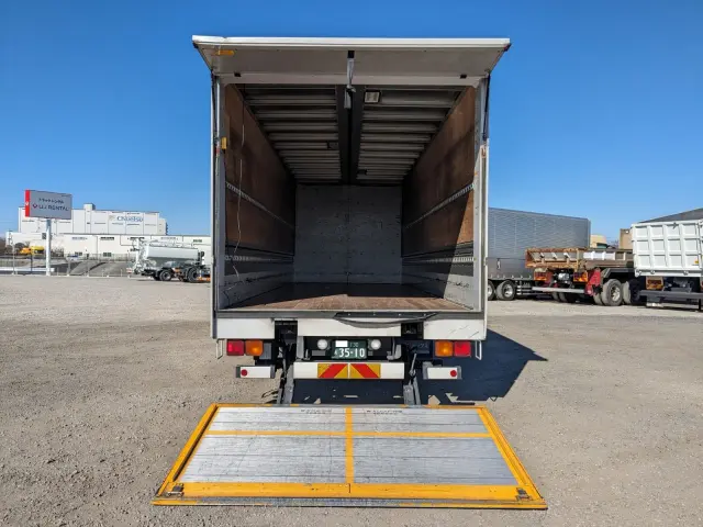 いすゞ フォワード TKG-FRR90T2(2WD)の写真8