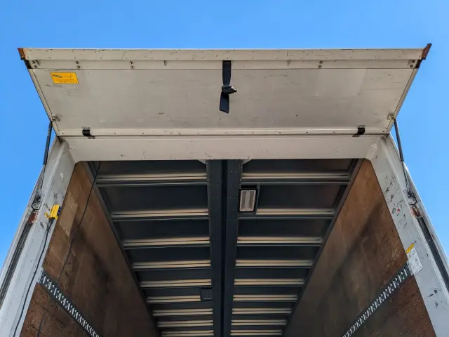 いすゞ フォワード TKG-FRR90T2(2WD)の写真12