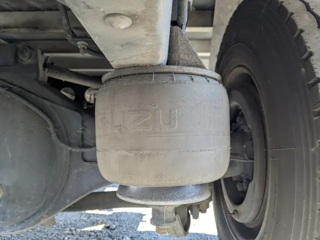 いすゞ フォワード TKG-FRR90T2(2WD)の写真32