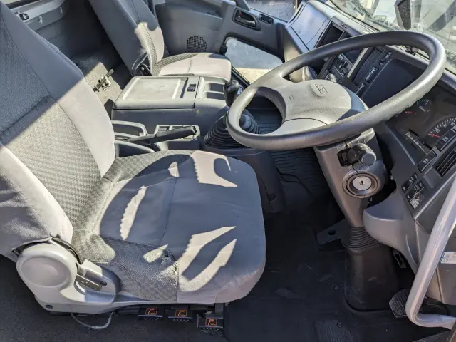 いすゞ フォワード TKG-FRR90T2(2WD)の写真38